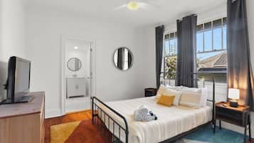 3 bedrooms, iron/ironing board, travel crib, WiFi