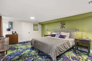 1 habitación, tabla de planchar con plancha, cuna de viaje y wifi 