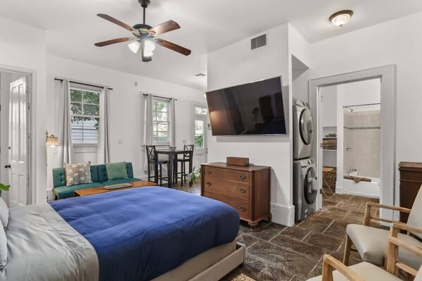 2 chambres, fer et planche à repasser, lit parapluie, Wi-Fi