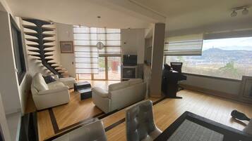 Villa (Five Bedroom Villa with Terrace and G) | Living room | 32-inch flat-screen TV with digital channels