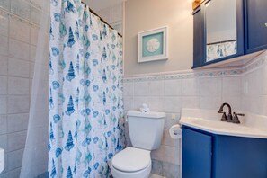 Shower, hair dryer - Keys On Jamaica: 3BR Waterfront Home, Large Corner Lot on Ramrod Key, Convenient to Atlantic & Gulf! (Ramrod Key)