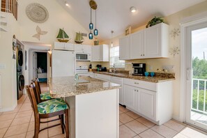 Refrigerador, microondas, lavavajillas, cafetera/tetera