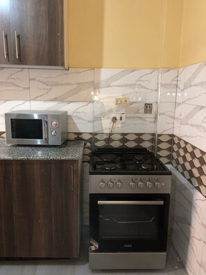 Deluxe Apartment, City View | Private kitchen - Lux Suites Airportview Apartments Kisumu (Kisumu)