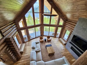 Smart TV, fireplace, video games, books - Brand New Lodge!! Panoramic Mtn/Lake Vayiews! Hot tub, Fido Friendly, Game Room! (Grand Lake)