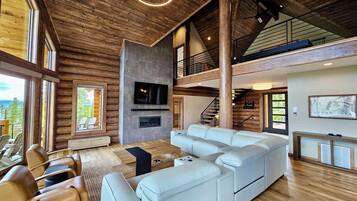 Smart TV, chimenea, videojuegos y libros