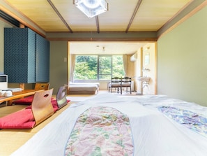 Japanese Western Style Twin Room (10 Tatami-mats)