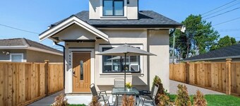 Quiet Modern 3BR Laneway | Easy Access to Downtown