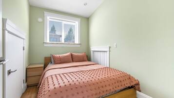 3 chambres, fer et planche Ă repasser, Wi-Fi, draps fournis