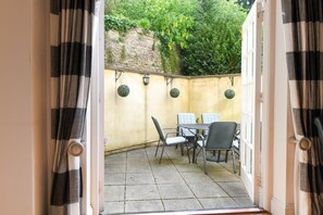 تناول الطعام