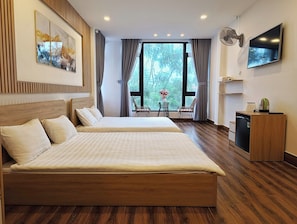 Deluxe Double Room | Soundproofing, iron/ironing board, free WiFi, bed sheets - Vuong Tran Diamon (Da Lat)