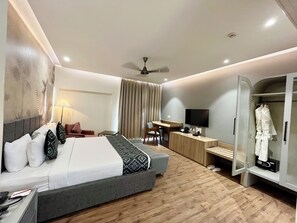 1 bedroom, in-room safe, individually furnished, desk - Cocasa Boutique Hotel (Varanasi)