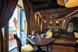 Free daily continental breakfast - Palazzo Boyl 1840 (Cagliari)
