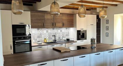 Charmante Maison ClimatisĂ©e Avec Jardin, au CĆur D'un Village Corse