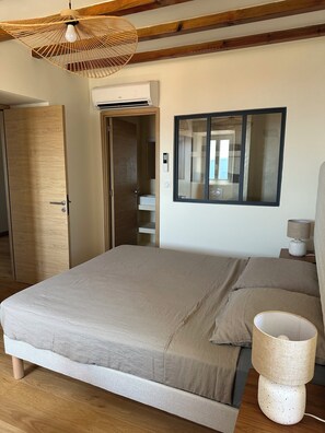 3 habitaciones, tabla de planchar con plancha, wifi y ropa de cama