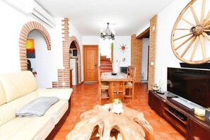 Smart TV y chimenea
