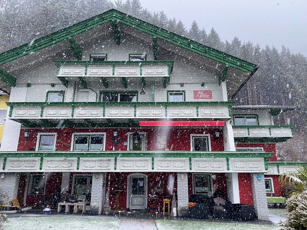 Exterior - Doppelzimmer mit Dusche Toilette und Frühstück, Mitten ins Molltal Hohe Tauern (stall)