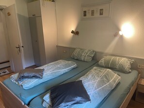 1 bedroom, desk, WiFi, bed sheets - Doppelzimmer mit Dusche Toilette und Frühstück, Mitten ins Molltal Hohe Tauern (stall)