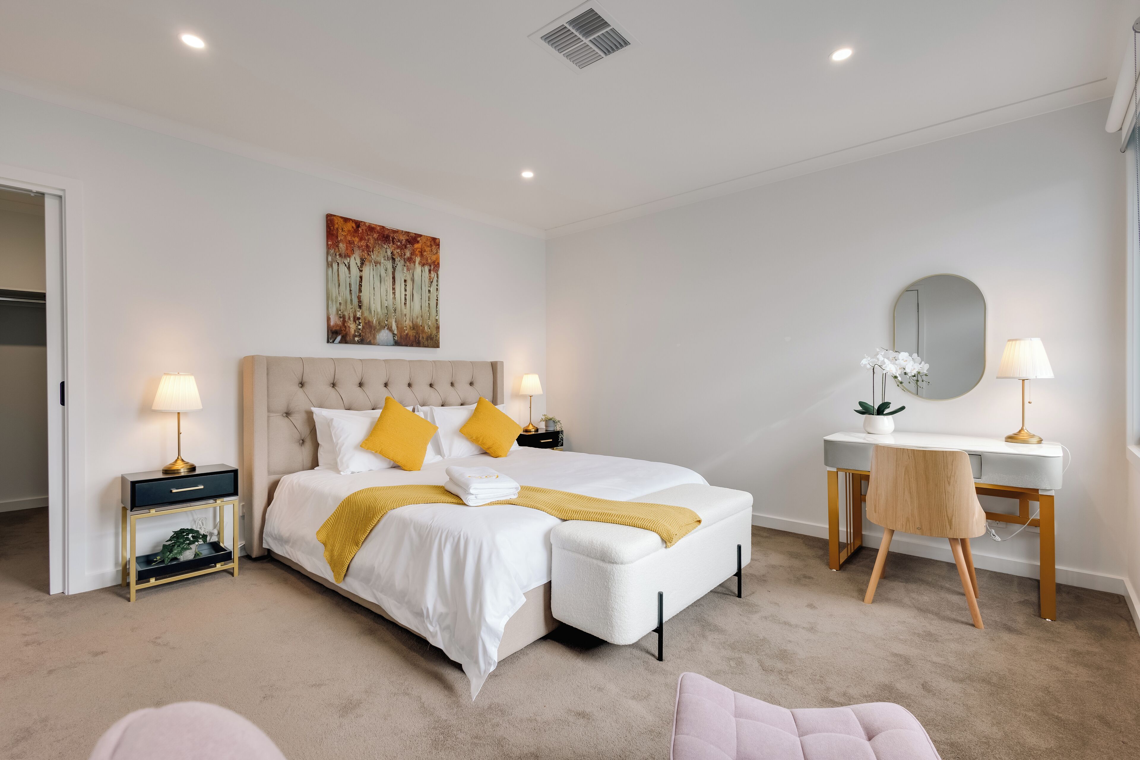 4 bedrooms, iron/ironing board, free WiFi