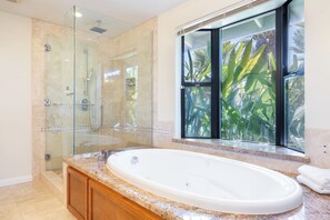 Shower, jetted bath, hair dryer, towels - Rancho Real by AvantStay | Private Pool + Hot Tub | Luxe Group Retreat (Del Mar)