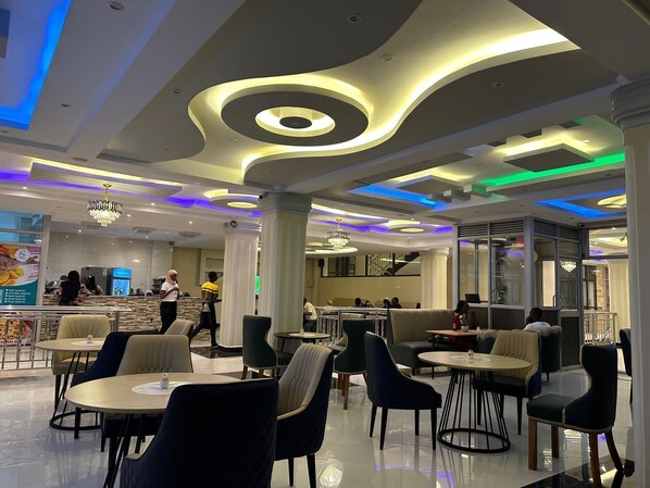 Dining - DOLLARSPRINGS HOTEL (Entebbe)