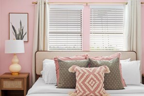 5 bedrooms, desk, iron/ironing board, travel cot