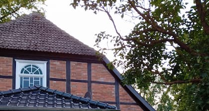 Historisches 5 Gutshaus am Fluss mit Panoramablick und Riesigem Grundstück