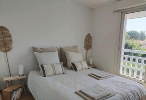 2 bedrooms, iron/ironing board, free WiFi