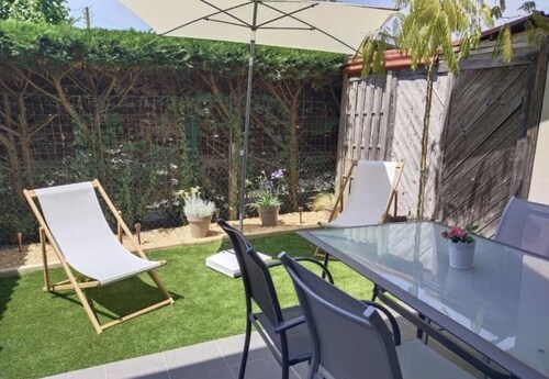 Pretty, peaceful house with small garden and parking space