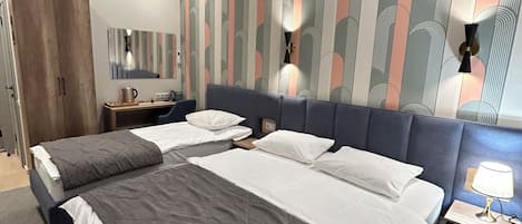 Comfort trippelrum | Unika möbler, skrivbord, arbetsyta för laptop och ljudisolering