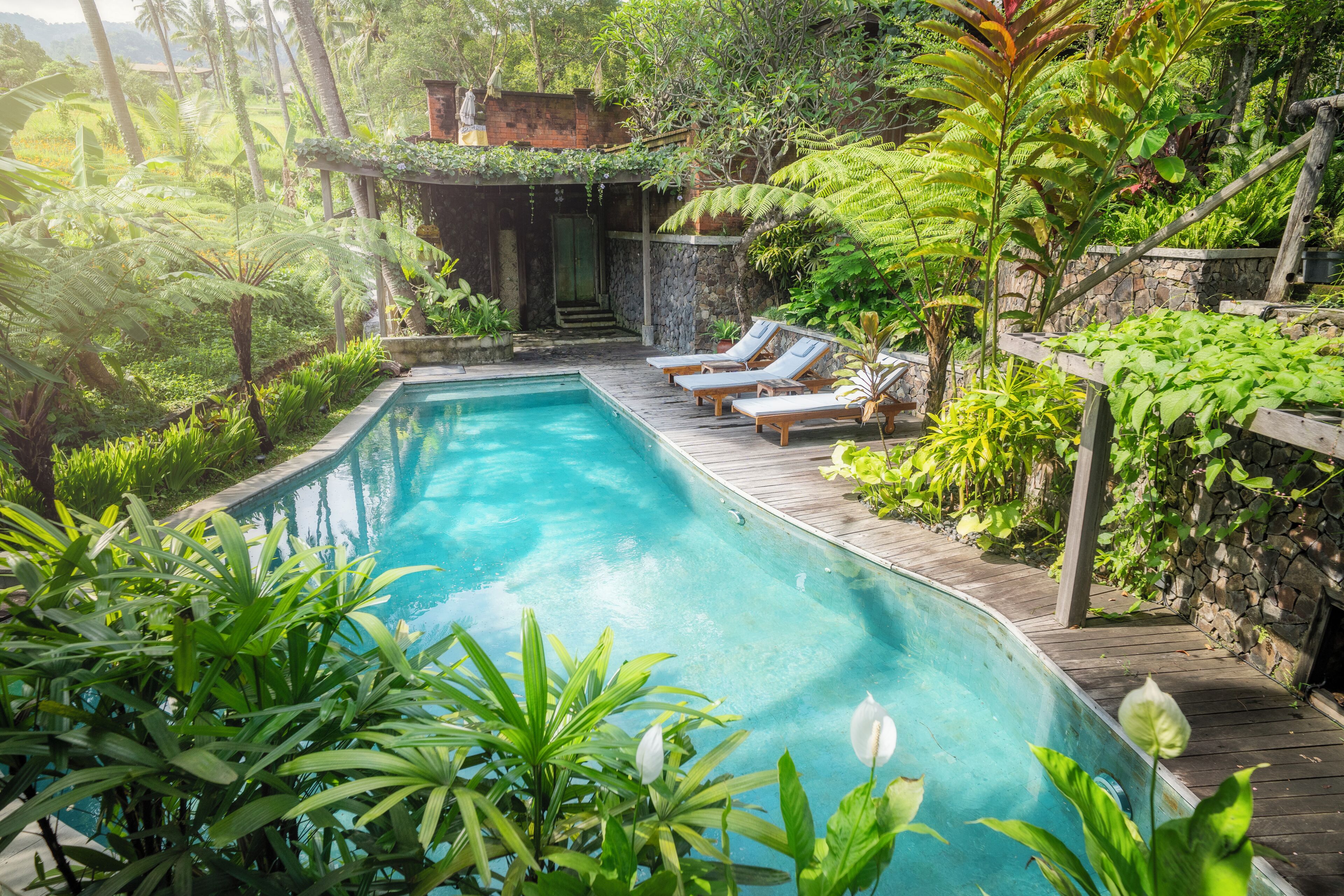 Kolam renang outdoor