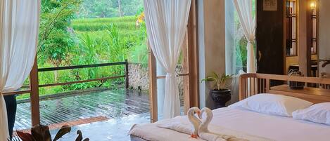 Yin Yang Room | Premium bedding, in-room safe, individually decorated