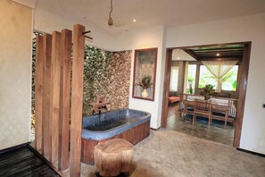 Hamsa Room | Bathroom