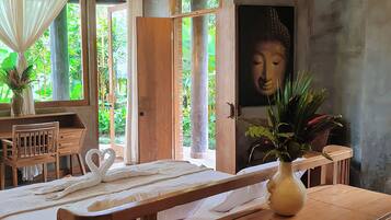 Hamsa Room | Biancheria da letto di alta qualità, una cassaforte in camera