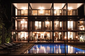 Front of property - South Point Ocean - Whole Villa 8 Bedroom (Sleep 16) (Koggala)