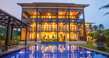 South Point Ocean - Whole Villa 8 Bedroom (Sleep 16)