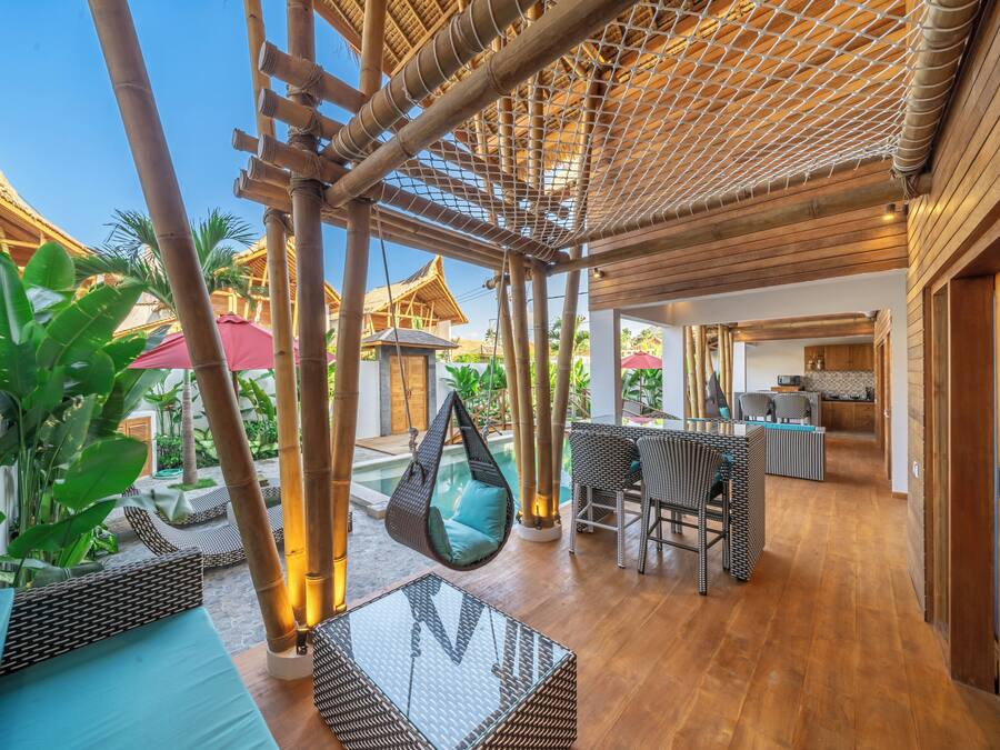 Vila, 4 quartos, piscina particular | Área de estar | Smart TV 42 polegadas com canais digitais