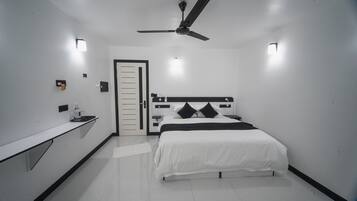 5 Schlafzimmer, Bügeleisen/Bügelbrett, WLAN, Bettwäsche