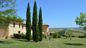 Apartment, 2 Bedrooms, Smoking, Patio | Exterior