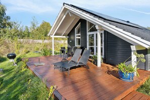 Outdoor dining - Lovely summer house with SPA, close to the beach. (Vejby)