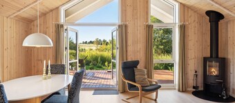 Lovely summer house with Spa close to the beach