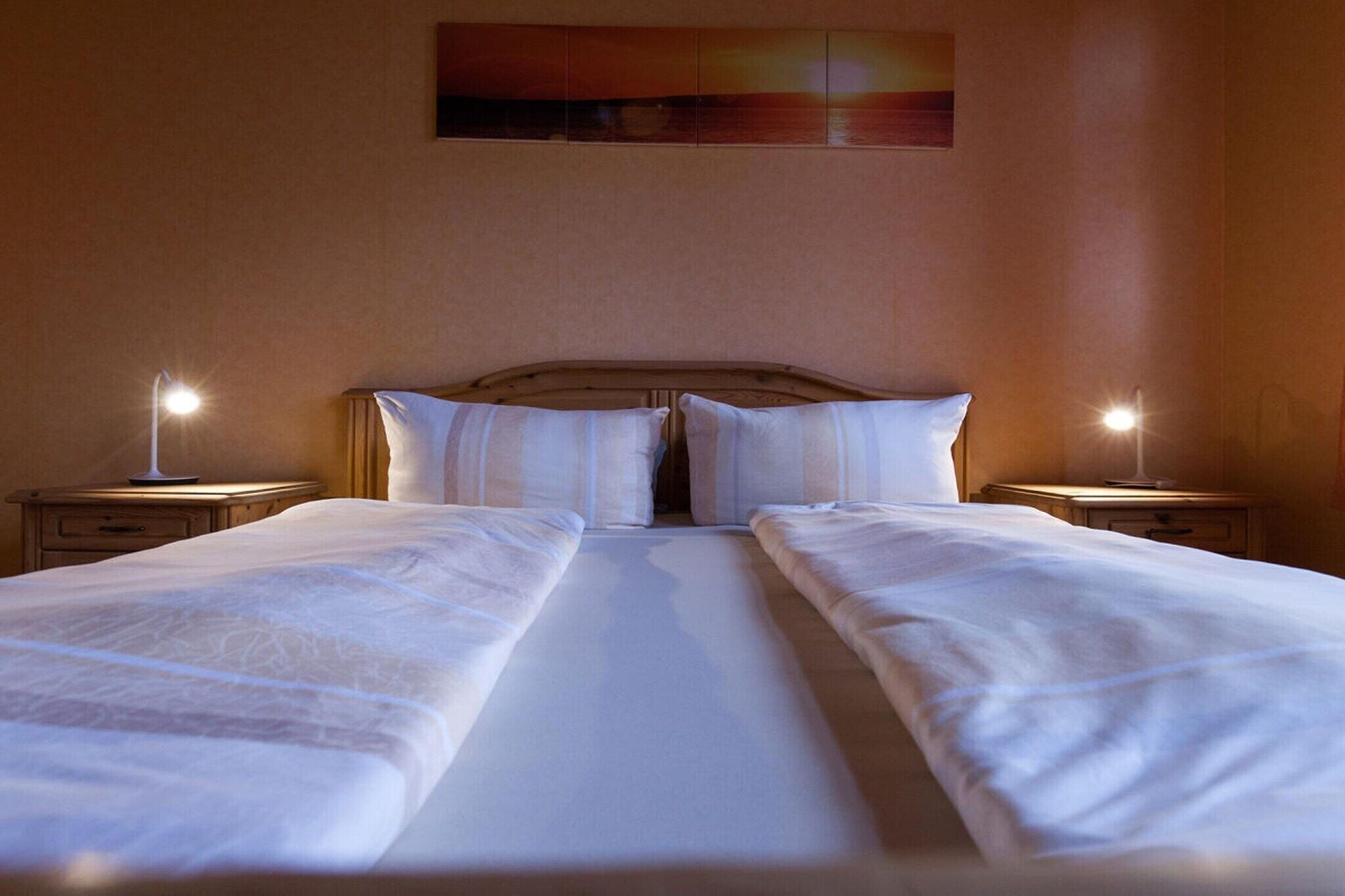 1 slaapkamer, een strijkplank/strijkijzer, gratis wifi