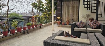 Cheerful 2-bedroom villa with big garden n sports