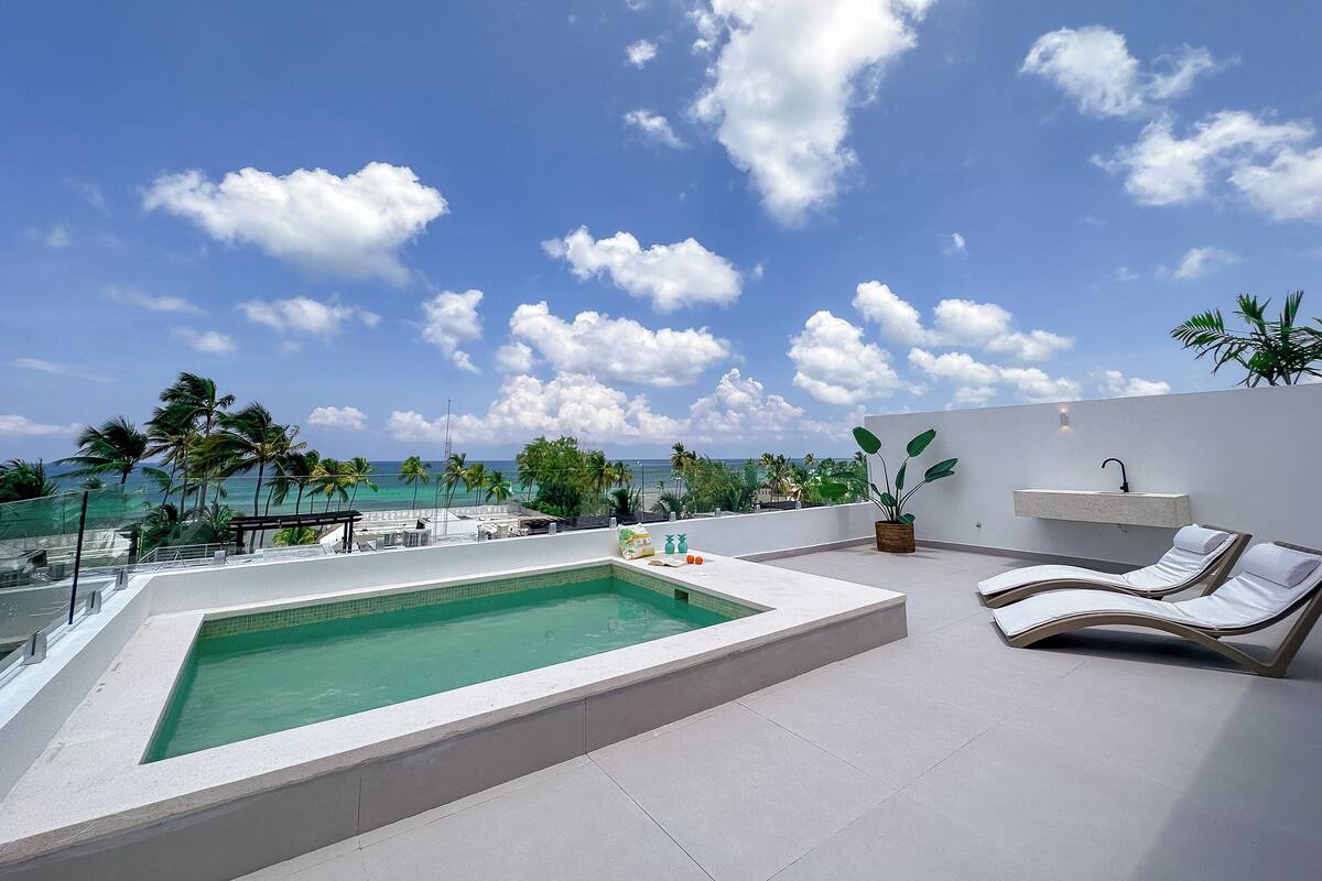 Ático de lujo, 3 habitaciones, piscina privada | Caja fuerte y espacio para trabajar con un portátil