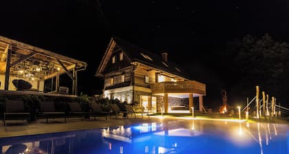 Private Luxury Chalet in a secluded location. Pet-Friendly!