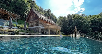 Private Luxury Chalet in a secluded location. Pet-Friendly!