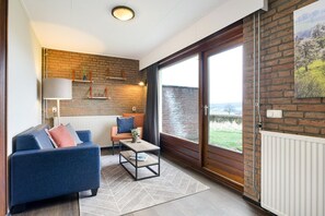 Unclassified image, 4 of 10, button