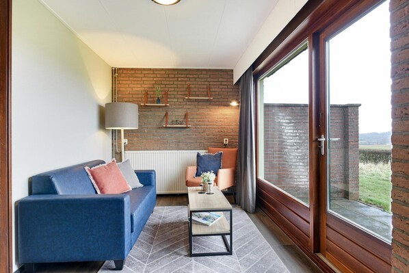 Unclassified image, 1 of 10, button