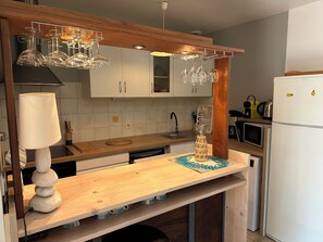 冰箱、微波炉、烤箱、炉灶