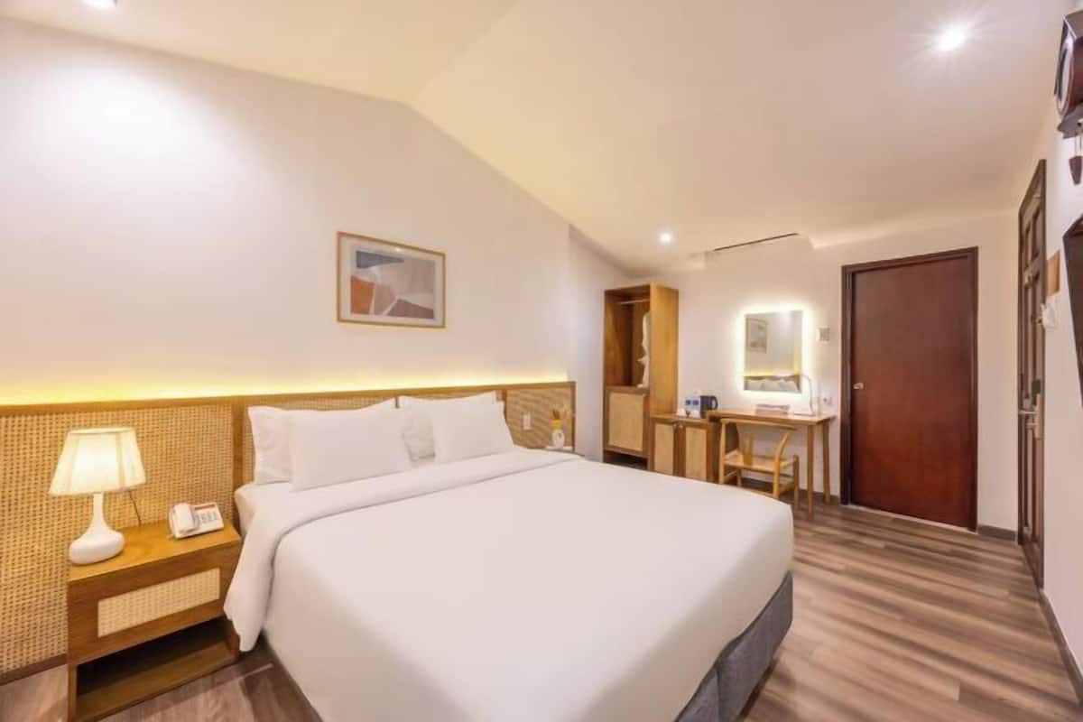 Minibar, Bügeleisen/Bügelbrett, Reisekinderbett, kostenloses WLAN