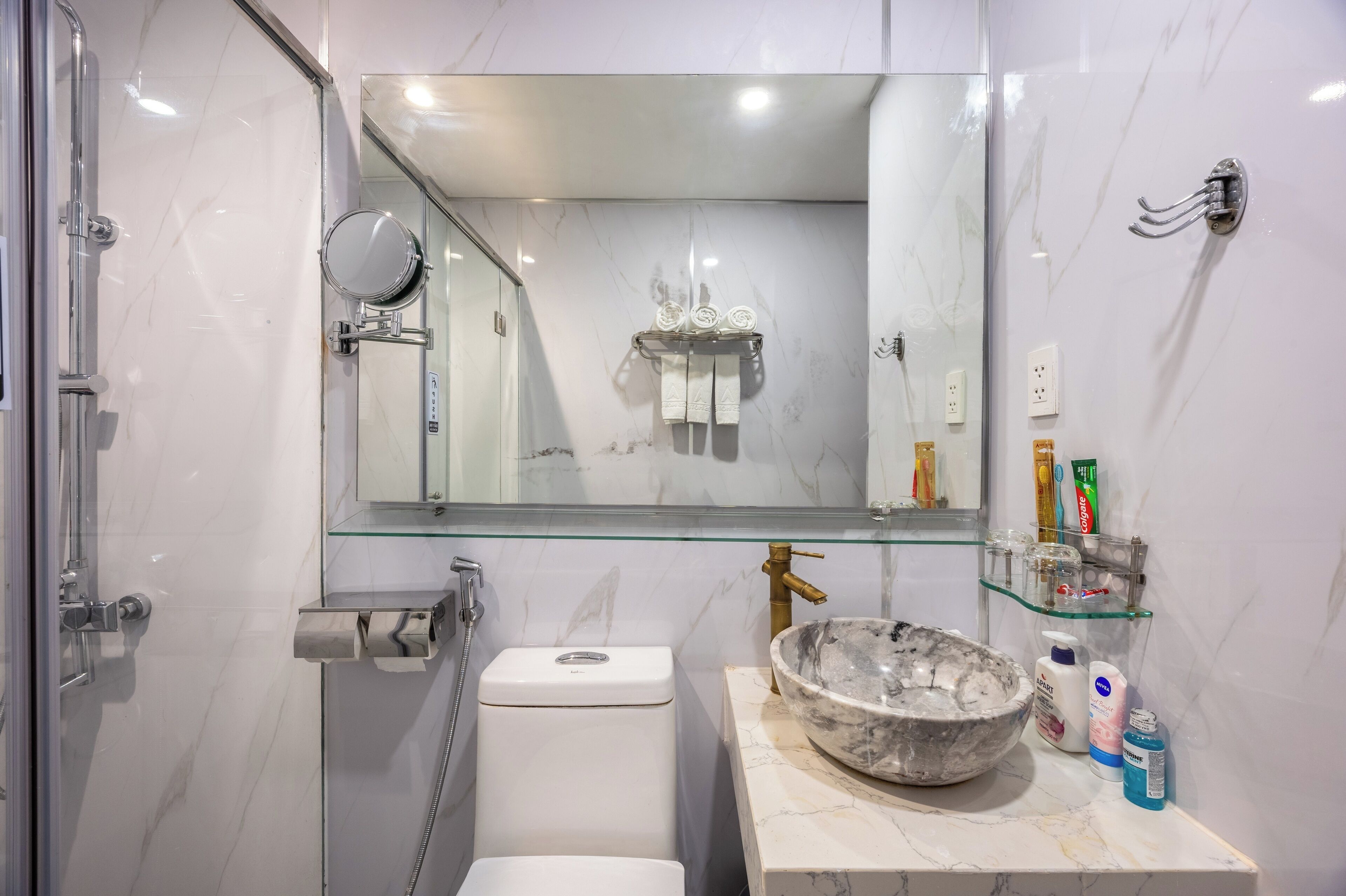 Ducha, artículos de tocador de diseñador, secador de pelo, batas